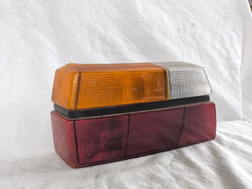VW Passat 32 B1 Rücklicht Rückleuchte Hella Links