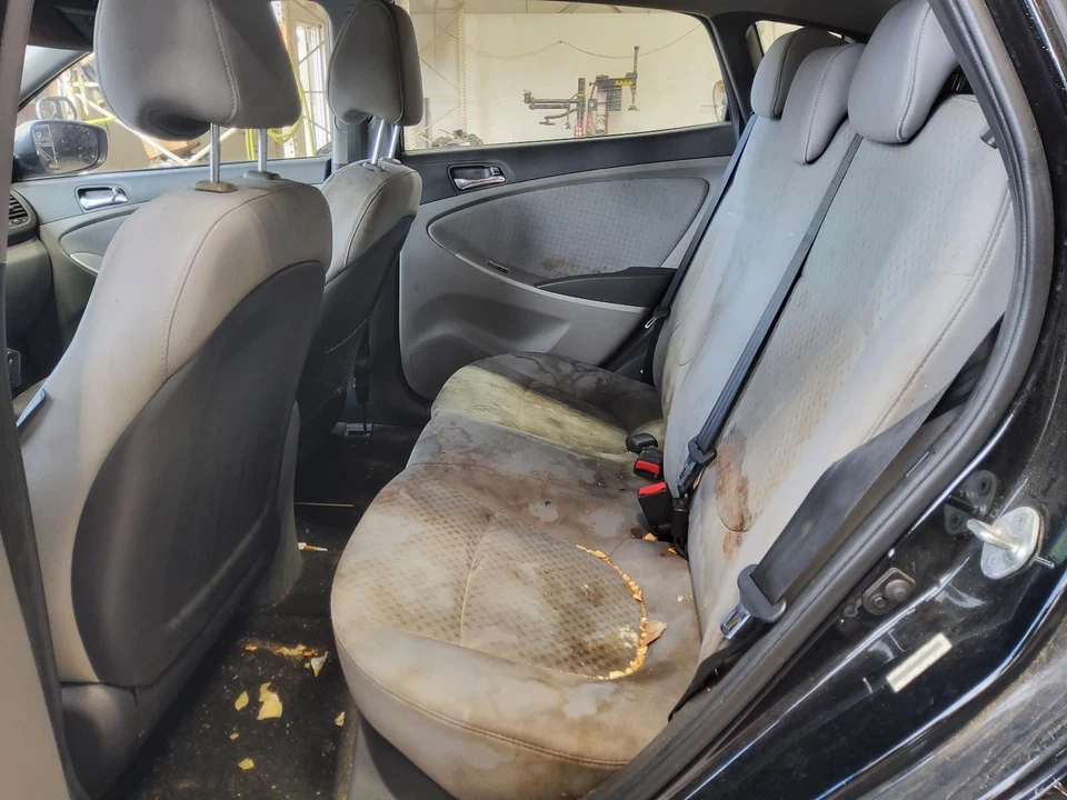 Espejo retrovisor interior delantero central usado se adapta a: Hyundai Accent 2013 centavo delantero Foto 3 de 4