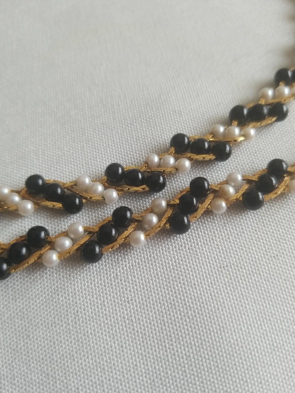 Trifari TM Faux Seed Pearl Necklace White Black Gold Gem