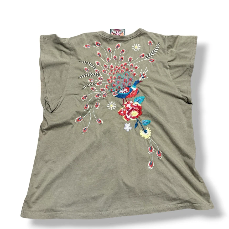 Camiseta JOHNNY WAS JWLA Top Mujer Grace Flutter XL Verde Pavo Real Bordado Floral Foto 2 de 4