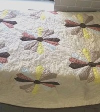 Vintage Hand Quilted Dresden Plate Quilt
