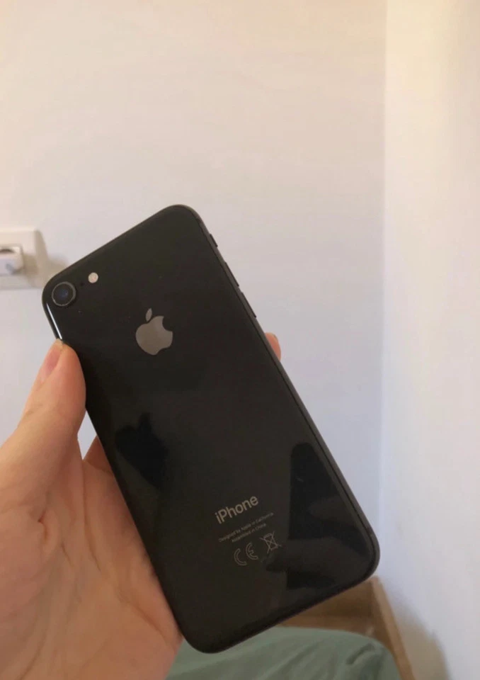 Apple iPhone 8 · 64GB, photo 3 sur 3