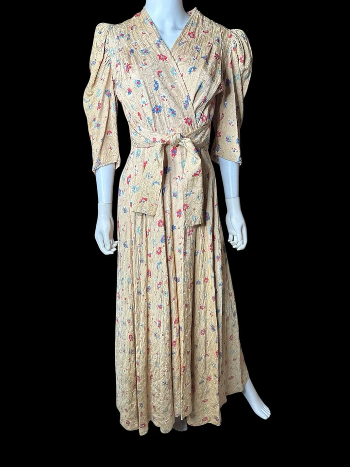 Maxi vestido envolvente bordado bata estampado floral vintage de los años 30 y 40 Foto 4 de 4