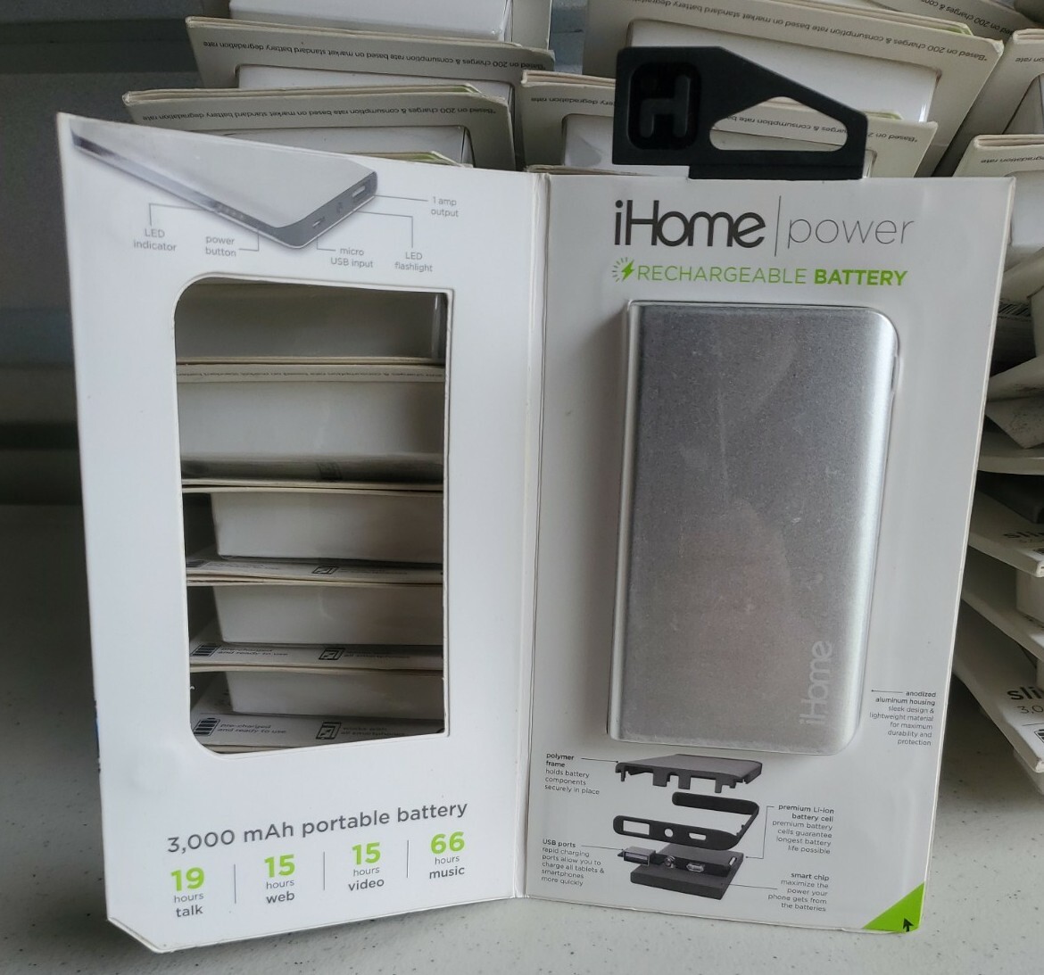 iHome 3,000 mAh slim charge portable battery - Silver - IH