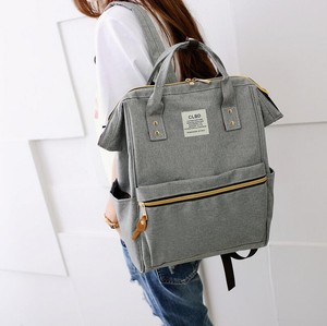 mochila cuadrada mujer