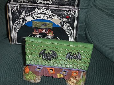 Midwest of Cannon Falls Creepy Hollow Troll Bridge 1996 Covered Bridge w Box EC