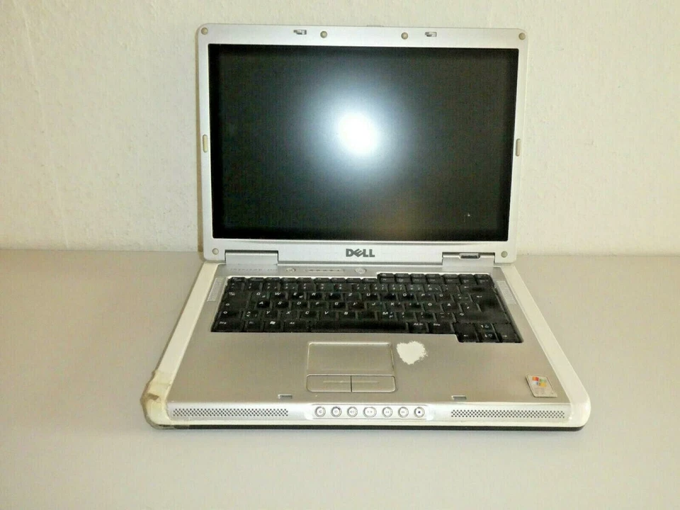 Dell Inspiron 6400 15,4" Notebook 60 GB, Intel Core Solo, 1,66GHz, 512MB DEFEKT - Bild 1 von 4