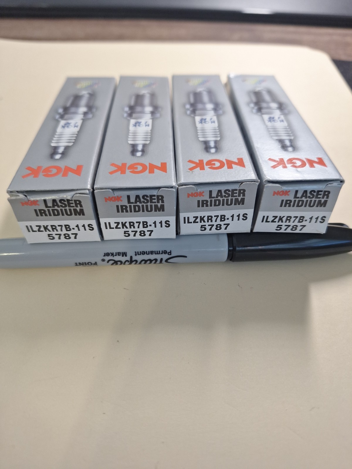 Pack Of 4 Genuine NGK Laser Iridium Spark Plugs. 5787  ILZKR7B-11S for Honda 