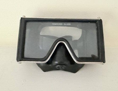 Vintage Near Mint Wraparound Scuba Mask 60s 70s Diving Dive Tempered Glass