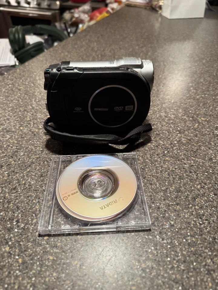 Sony DCR-DVD610 Mini DVD/ Memory Stick Camcorder (Silver) Tested, works great! - Image 2 of 4