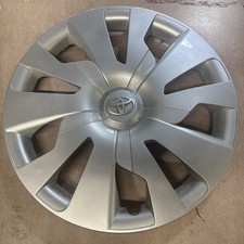 2015-2017 Toyota Yaris Rav 4 Oem 15 Hubcap Wheel Cover Silver 61176 2015-2017 Toyota Yaris Rav 4 Oem 15 Hubcap Wheel Cover Silver 61176