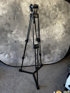 Manfrotto 501HDV Aluminum Tripod w/ Fluid Head, Quick Release, 59.1in