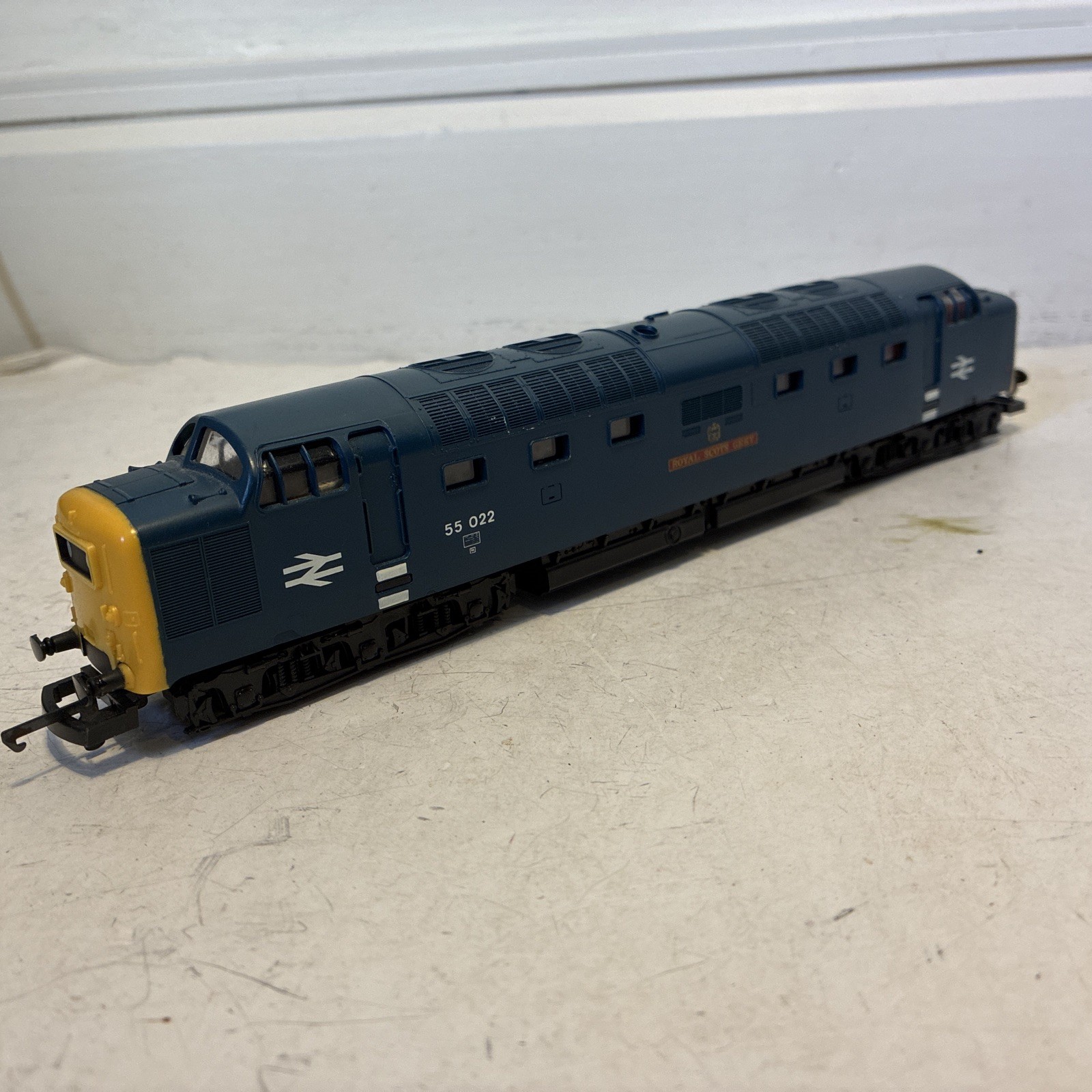 LIMA 205106 BR CLASS 55 DIESEL DELTIC LOCO 55022  ROYAL SCOTS GREY.  TESTED