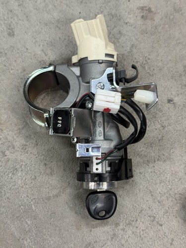 2010 2011 2012 2013 Kia Forte Ignition Switch Key Door Lock OEM - Picture 4 of 8