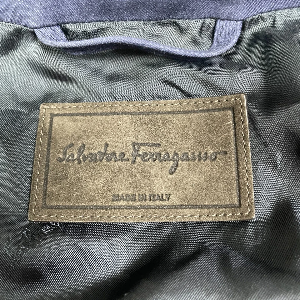 Chaqueta Salvatore Ferragamo Para Hombre 48 Azul Italiano Cuerno Botones Cierres de Cuero Hombres Foto 4 de 4