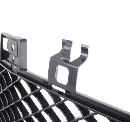 Mercedes-Benz W204 Lower Bumper Grille Genuine A2048850853 - Picture 3 of 8