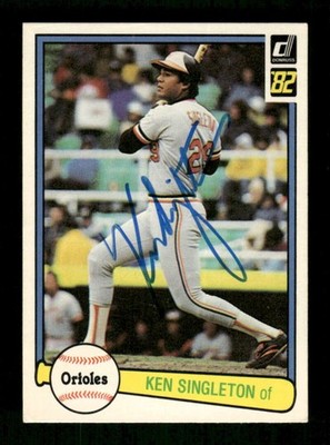 1982 Donruss 105 Ken Singleton signed auto autograph  blue sharpie, centered  JB