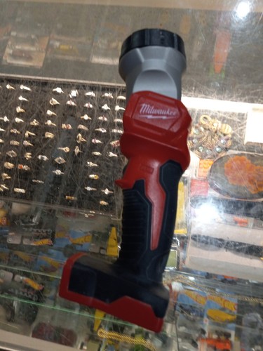 Milwaukee M18 LED Work Light - 2735-20 ( Tool Only ) - Picture 3 of 3