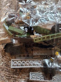 LEGO 9468 Monster Fighters Vampyre Castle sealed bag #1 ONLY 7 minifigures + car