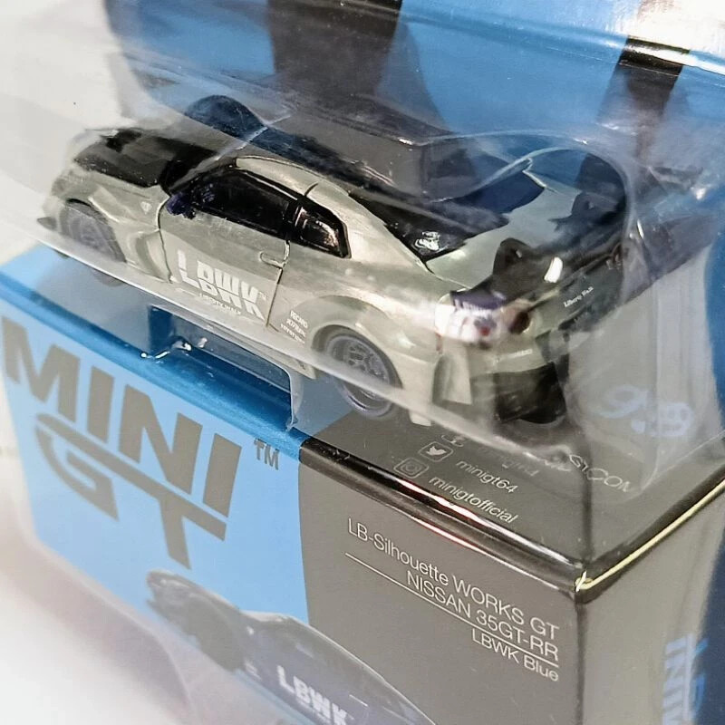 CHASE - Mini GT #299 LB Silhouette WORKS GT Nissan R35 35GT