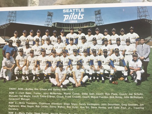 🔥RARE 1969 Seattle Pilots Team Photo Sicks' Stadium Avis Promo Mint Mariners 🔥 - Picture 2 of 10