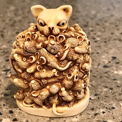 Vintage 1994 Harmony Kingdom  Too Much Of A Good Thing Trinket Box W/O Box