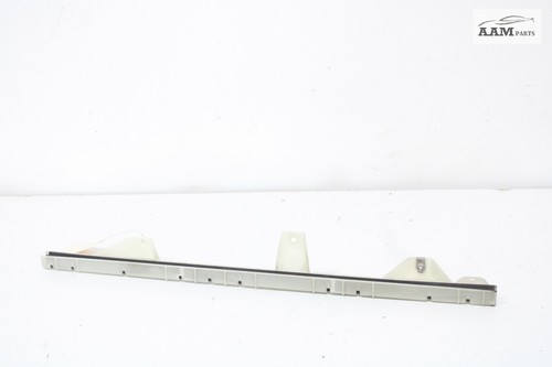 2018-2023 FREIGHTLINER CASCADIA FRONT LEFT DOOR WINDOW GLASS CHANNEL GUIDE OEM