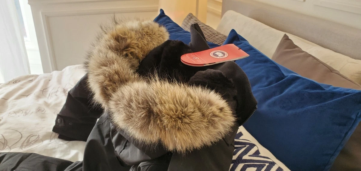 DISCONTINUED RED LABEL 100 LADIES BLACK CANADA GOOSE KENSINGTON