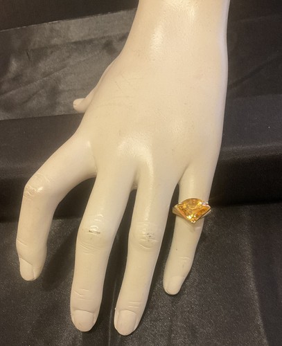 Beautifully Hand-Made Contemporary Triangular Citrine Dinner Ring 14k YG sz 6.5 - Picture 5 of 10