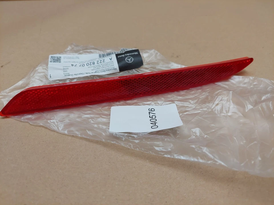 Reflector parachoques trasero izquierdo mercedes gle cupé c167 a2228200774 genuino nuevo - Imagen 3 de 4