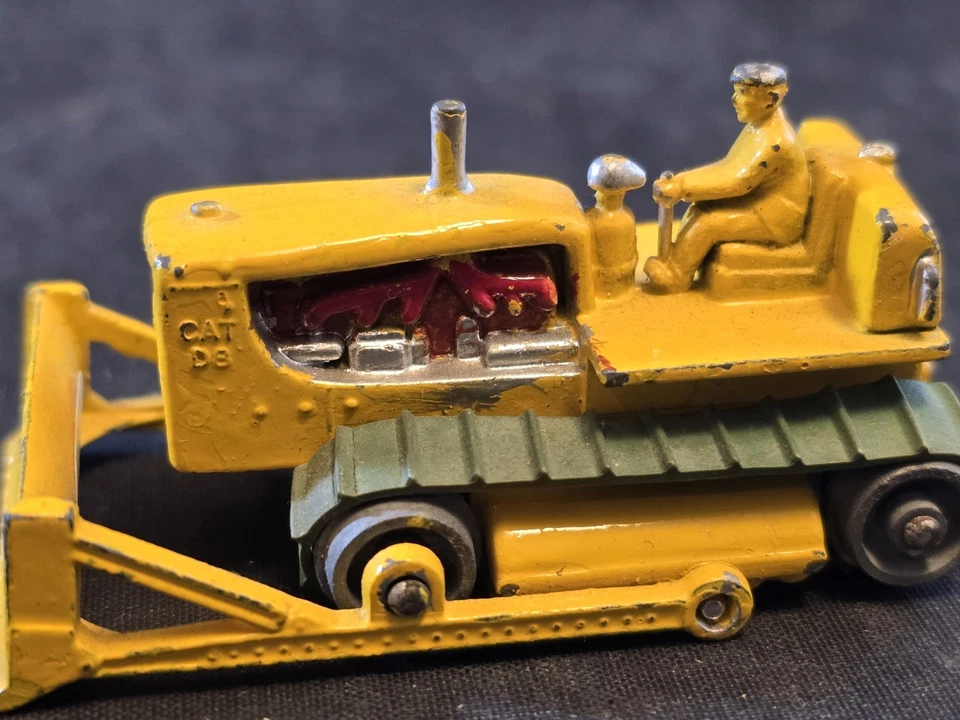 Bulldozer Lesney England Caterpillar D8 amarillo con rodillos metálicos 2 1/4" 47c3 Foto 2 de 4