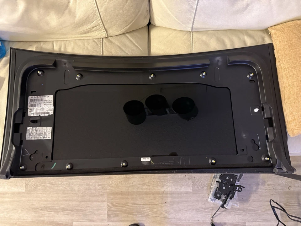 Tesla Model X Rear Left Falcon Door Roof Glass Window 2016-2020 1034902-00-M - Image 2 of 4