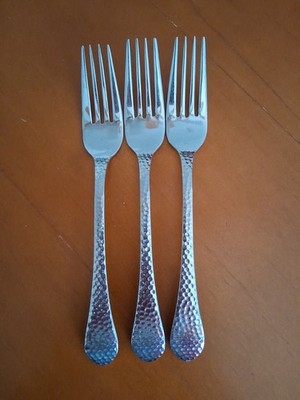 Wallace Colonial Hammered 3 Dinner Forks 18/8 Stainless Flatware  7-7/8''
