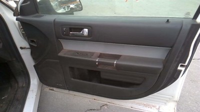 FLEX      2015 Front Door Trim Panel 27897292