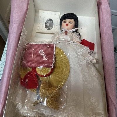 Beautiful Madame Alexander NOSTALGIA COCA-COLA 17  Doll