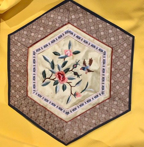 Vintage broderie sur soie