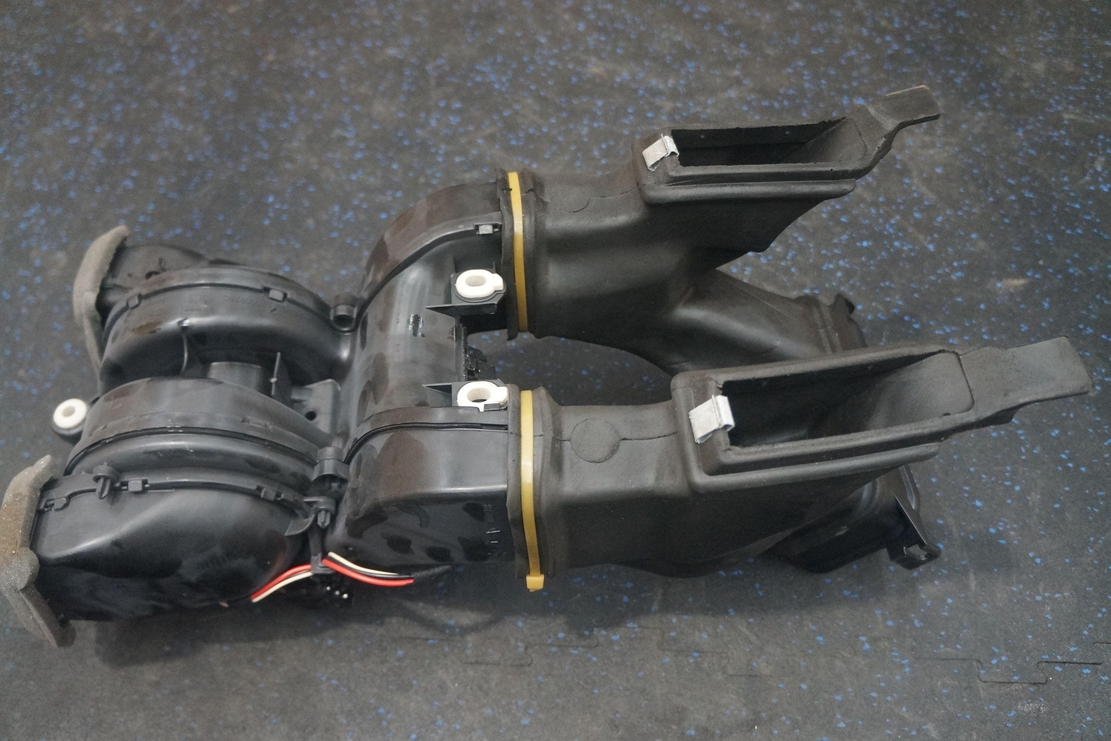 Rear Blower Motor HVAC Duct Assembly 64119216335 Rolls Royce Ghost Series I 2010