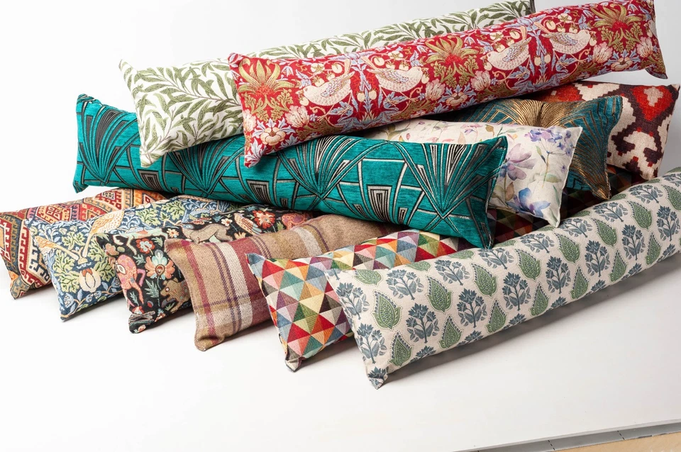 William Morris Strawberry Thief Tapestry Draught Excluder in Red. 90cm x 20cm - Image 4 of 4