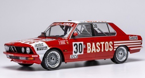 BMW 528i E28 IXOMODELS réplique historique de prestige miniature 1/43 finitions de luxe