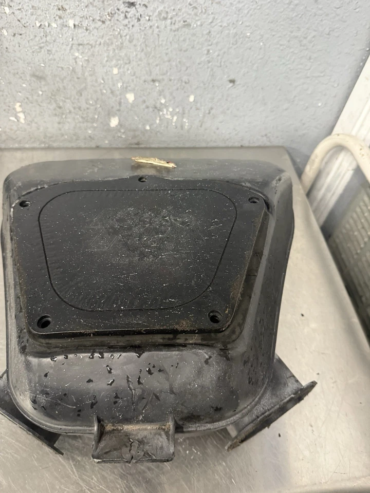 1999-2007 OEM SUZUKI HAYABUSA 1300 CAJA DE AIRE CAJA DE FILTRO DE ADMISIÓN DE AIRE Foto 2 de 4