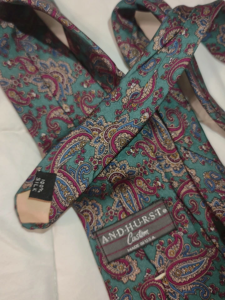 Corbata de cuello Andhurst personalizada para hombre patrón de cachemira verde punto clásico Foto 2 de 3