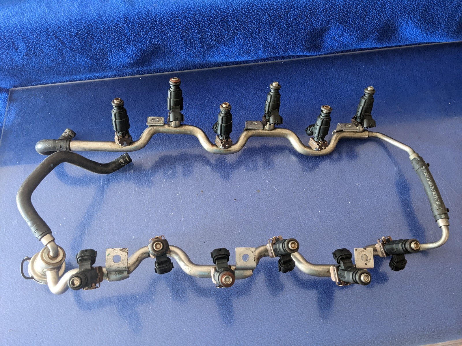 Fuel Injection Rail Injector Set OEM 07C133316T 07C906031B Bentley Flying Spur