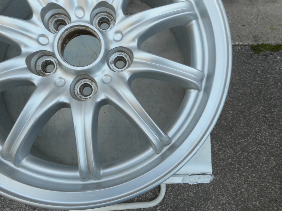 HYUNDAI XG 2001 2002 2003 2004 2005 WHEEL FACTORY OEM USED 16" 5291039600 - Image 4 of 4