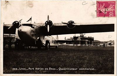 CPA AK LYON - Port Aerien de BRON - Quadrimoteur commercial (451106)