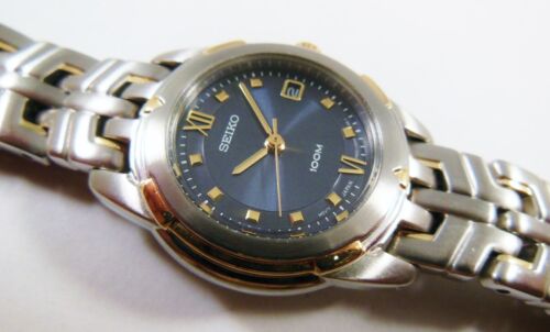 Seiko Two-Tone Stainless Steel 7N82-0AV8 Sample Watch NON-WORKING  - Picture 1 of 5