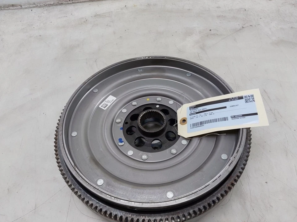 FLYWHEEL Volkswagen Golf VIII (CD1) Hatchback 2.0 GTI 16V (DNPA) 2025 05L105266J - Изображение 3 из 4