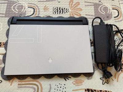 Gaming laptop Alienware m17 r4 (i7 10870h,16gb ram,rtx 3070 8gb,1tb ssd,360Hz)