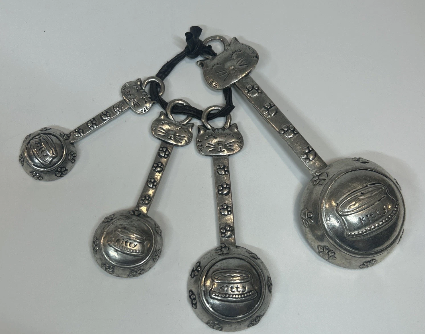 Measuring Spoons 4 Piece Set "Cats" Farmhouse Kitchen Decor
Opens in a new window or tab