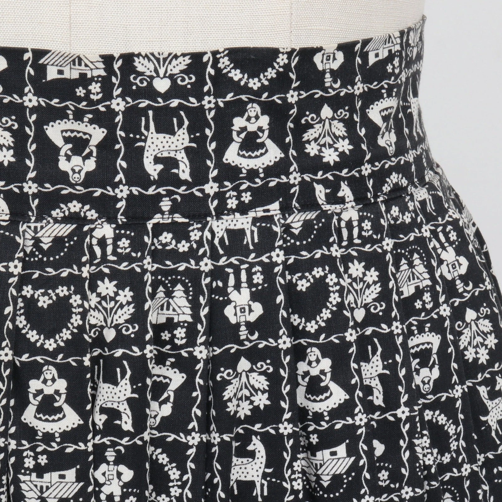 Vintage 1950s Folk Print Black and White Cotton Midi Skirt XS