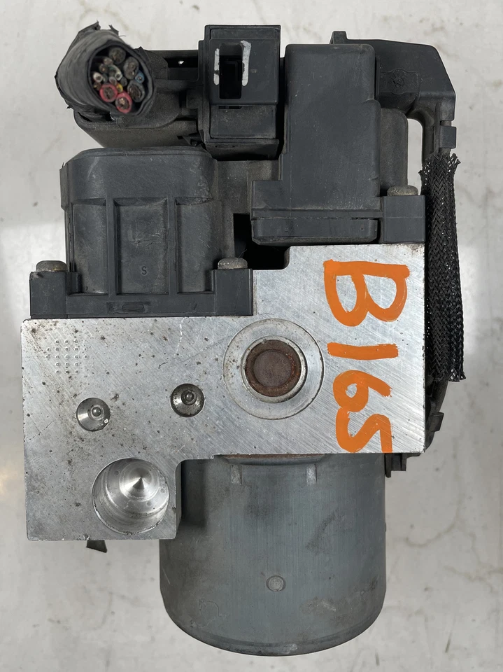 1999-2001 Mitsubishi Diamante ABS Pump Control OEM MR909940 Module 98-6B4 - Image 2 of 4